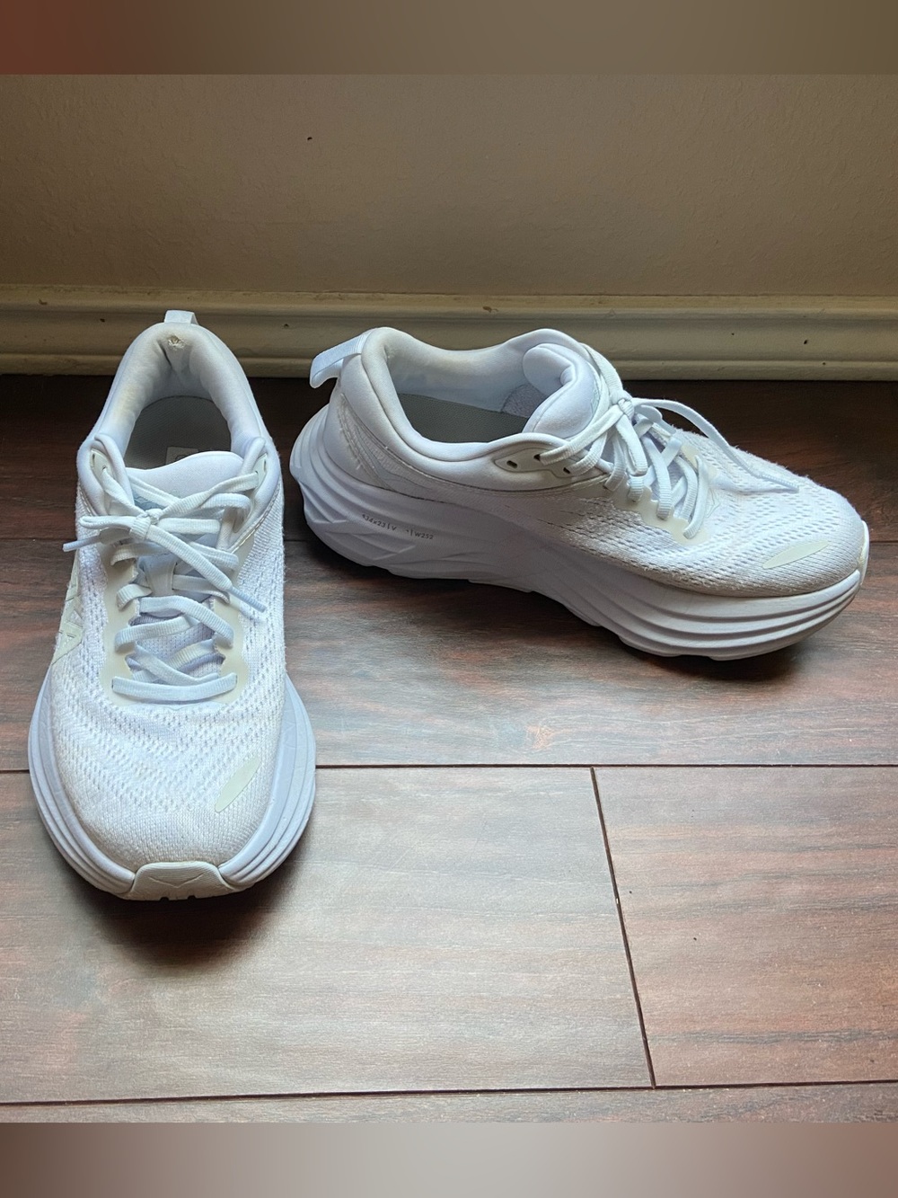 HOKA SHOES SIZE US 8 B